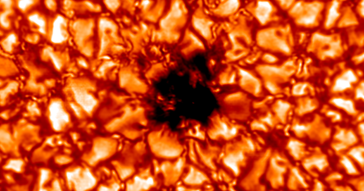 ESPN-7: Apparent large amplitude magnetic field oscillations in a pore